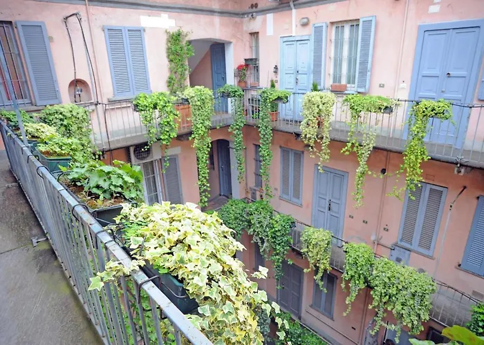 Ivy House In The Heart Of Milan